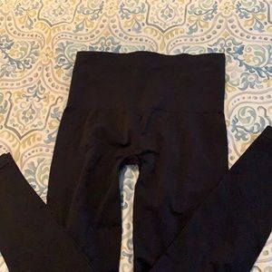 High waisted tights/leggings.